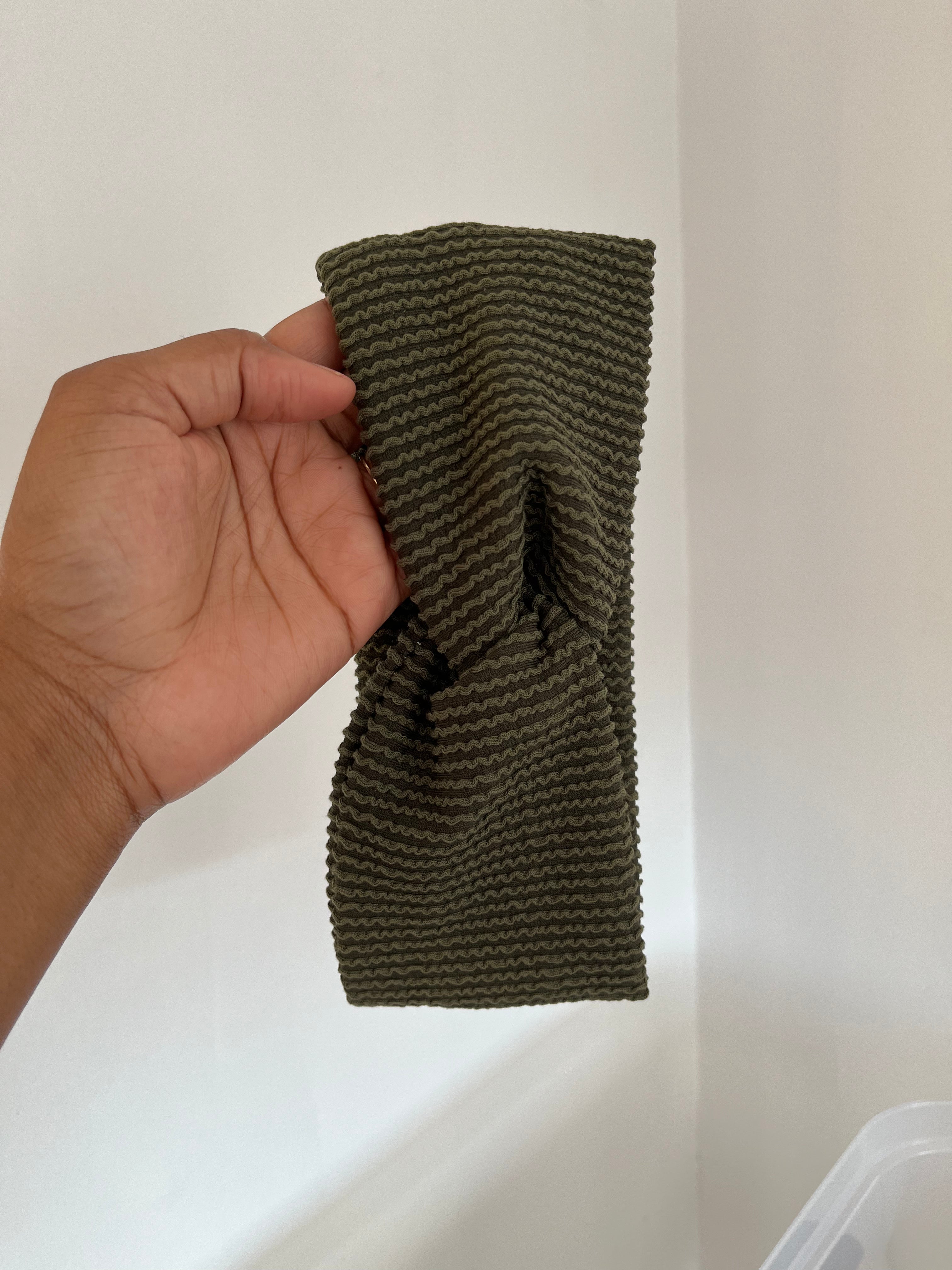 Wavy Ribbed Turbandie